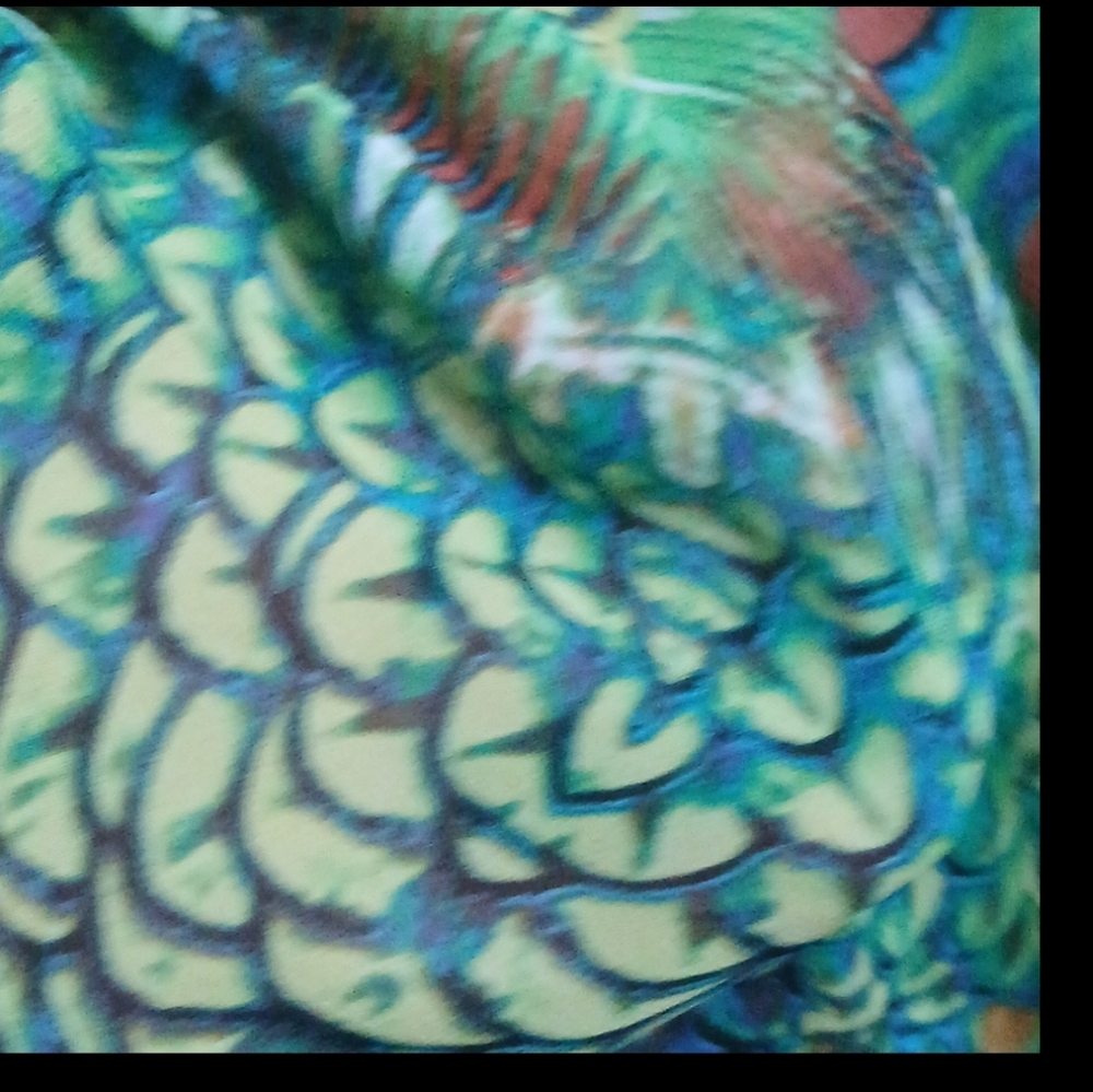 Vibrant Green Patterned Blouse‎ - Picture 10 of 11